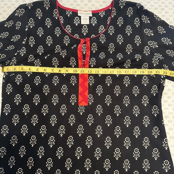 Soft Surroundings Bohemian Floral Black and Red Patterned Women's Tunic Dress - Picture 5 of 8